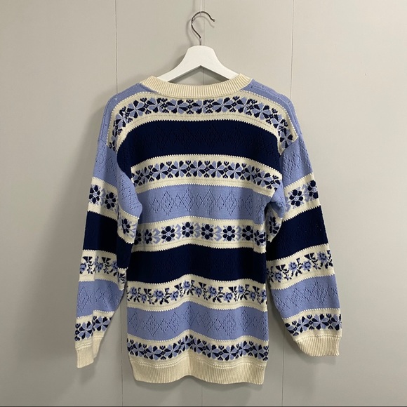 Vintage 90’s Fair Isle Striped Open-Knit Blue & Cream Sweater with Crew Neckline - Picture 5 of 12